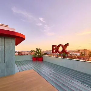 https://hostel-the-boc-beach.allmallorcahotels.com